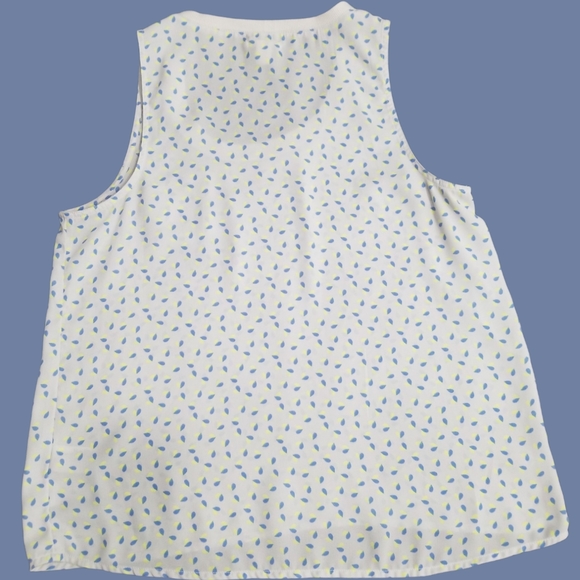 Caslon Scoop neckline sleeveless Pattern Top. Size Mp - Picture 6 of 10